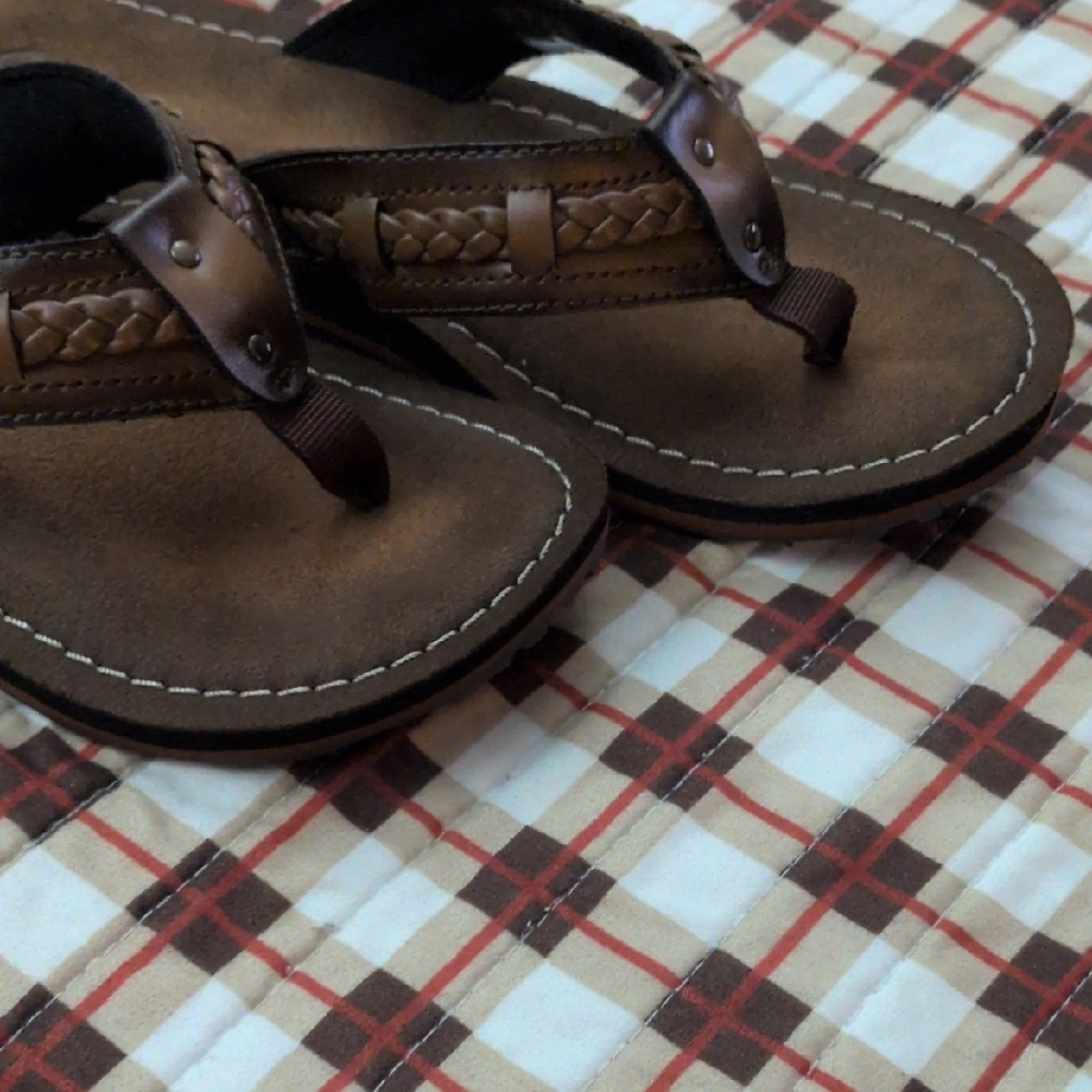 Clarks Brown Braided Leather Flip Sandals. Like New🌞 - Picture 8 of 9